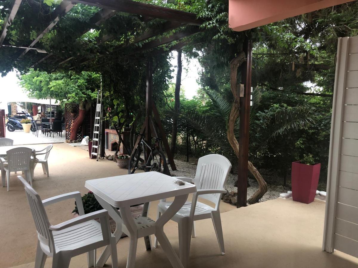 Plaisir Rooms Makriammos Bagian luar foto