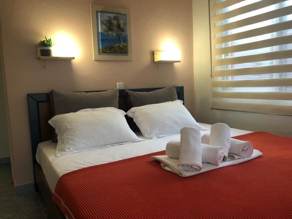 Plaisir Rooms Makriammos Bagian luar foto