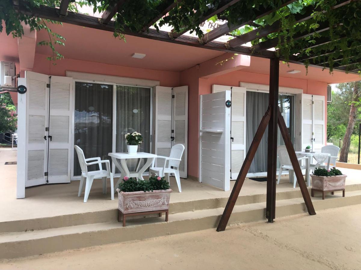 Plaisir Rooms Makriammos Bagian luar foto